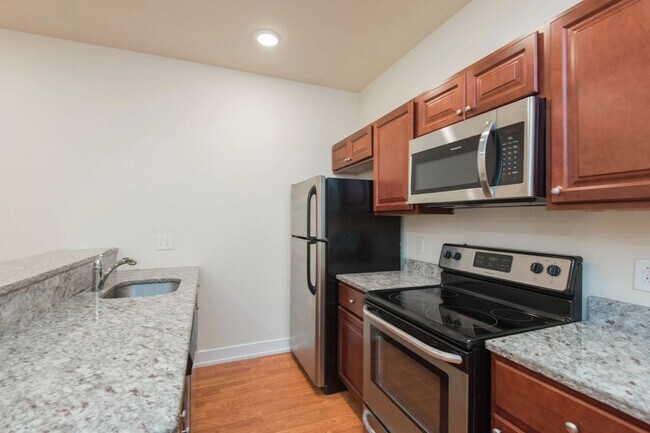 Building Photo - 1405 N Sydenham St