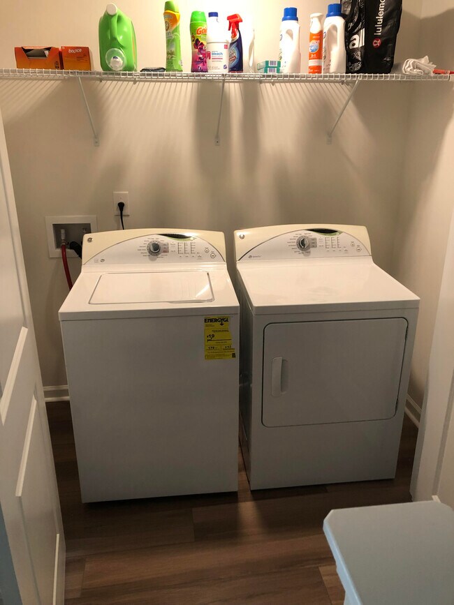 Building Photo - 103 Winding River Dr