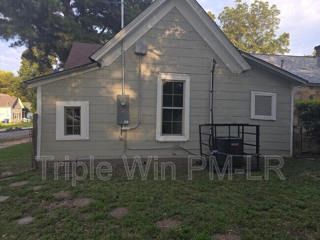 Building Photo - 1300 W 10th St