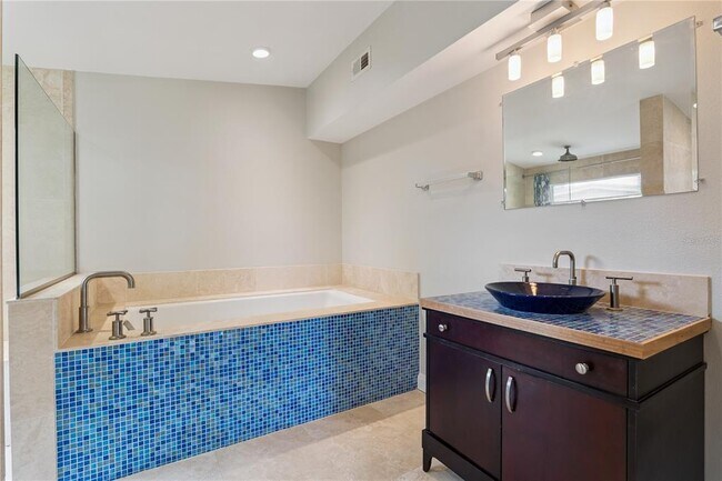 Building Photo - 508 Dunblane Dr