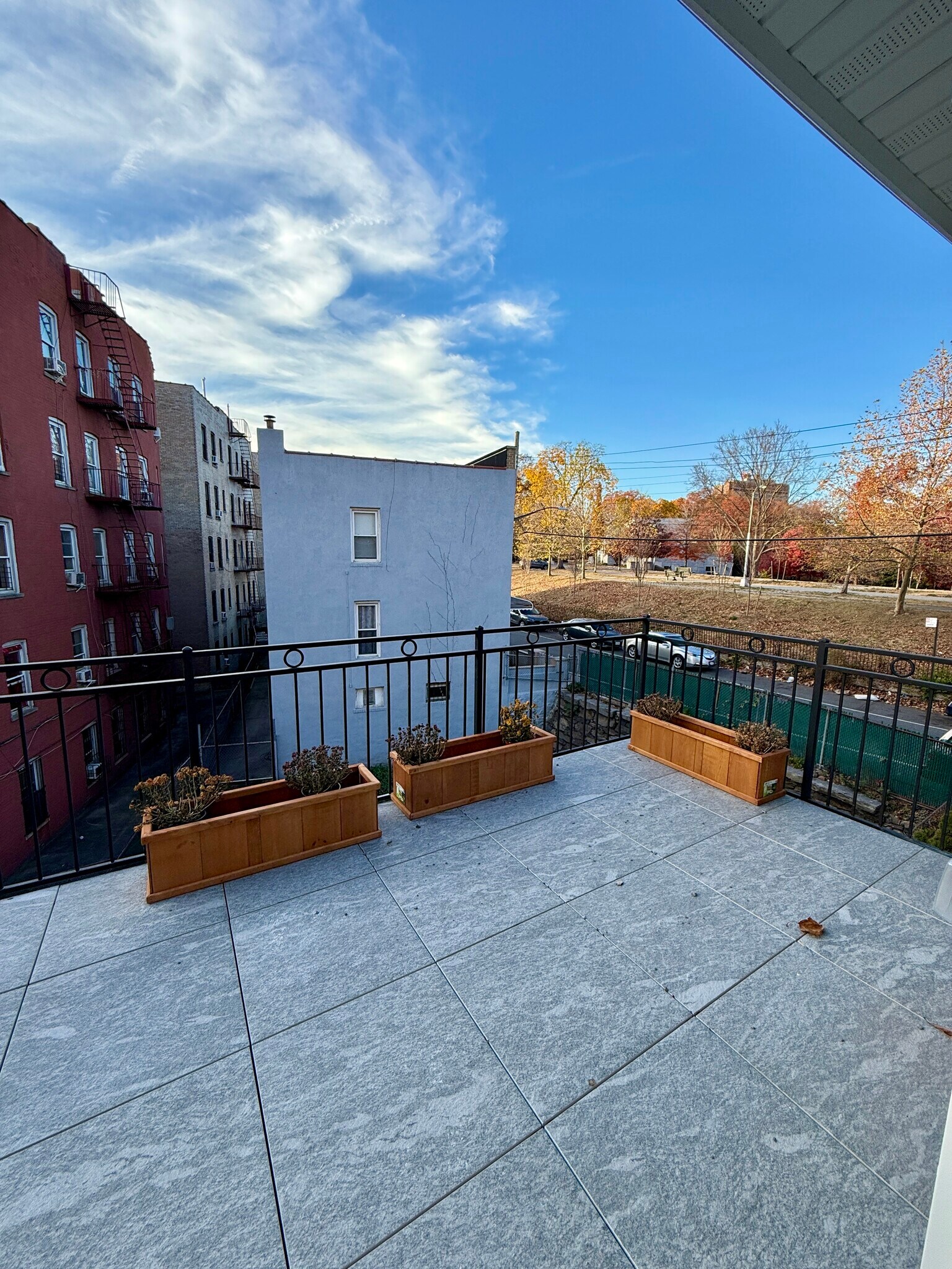 Building Photo - 3260 Reservoir Oval E