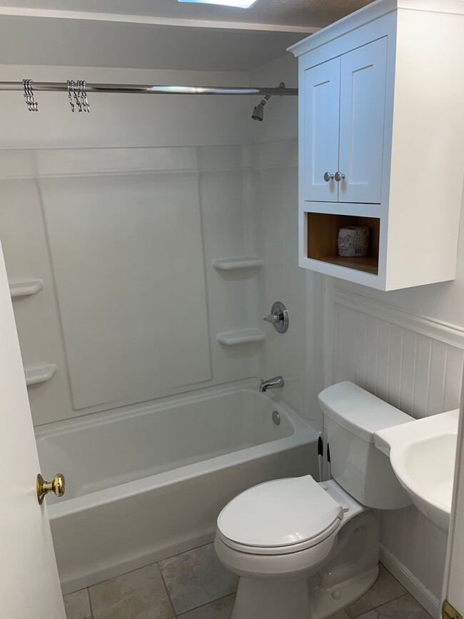 Building Photo - Year-Round 2 Bedroom Condo in Dennis Port-...