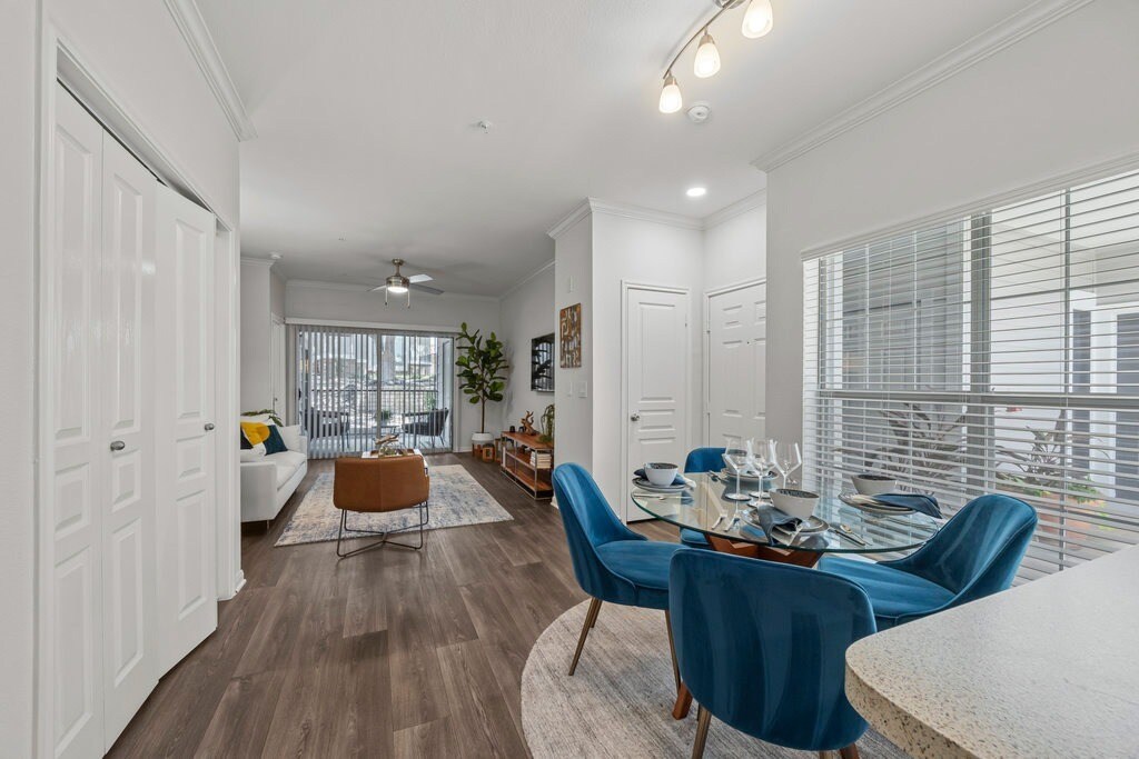 Building Photo - 12345 Lamplight Village Ave