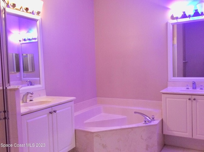 Building Photo - 812 Middleton Dr SW