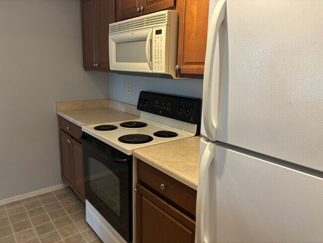 Building Photo - 110 Leafwood Ln