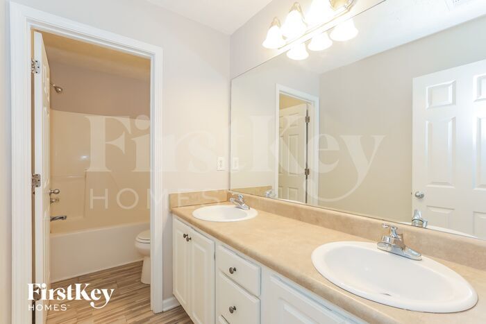 Building Photo - 1217 River Rush Ln NE