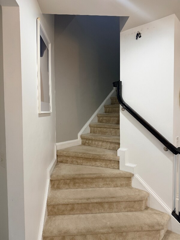 Building Photo - 7413 Matapan Dr