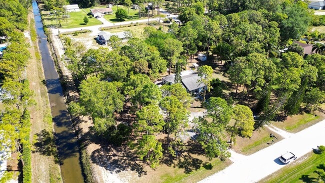 Building Photo - 13619 57th Pl N