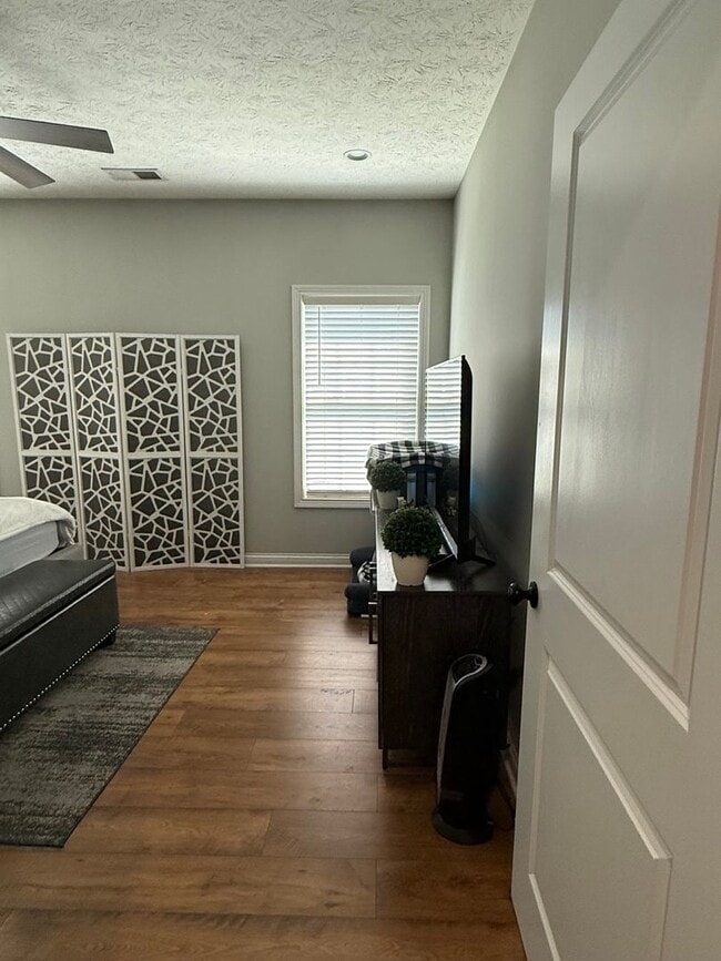 Building Photo - 128 Aiden Ln