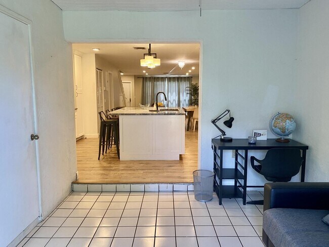 Building Photo - 1602 Montauk Dr