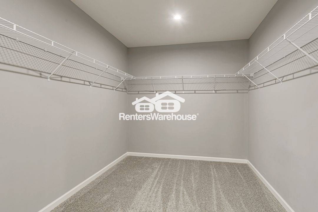 Building Photo - 923 112th Ln NE