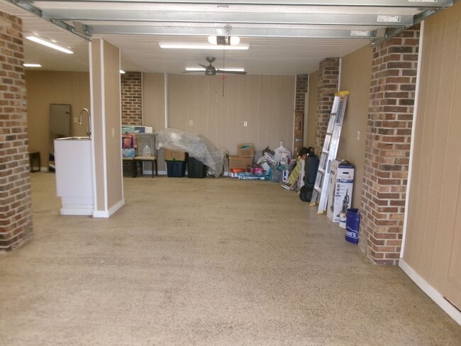 Building Photo - 3 bedroom raised beach home on Ocean Boule...