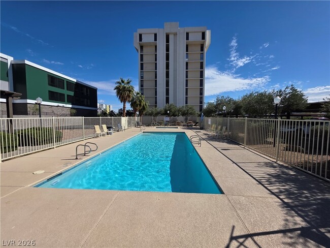 Building Photo - 3930 University Center Dr