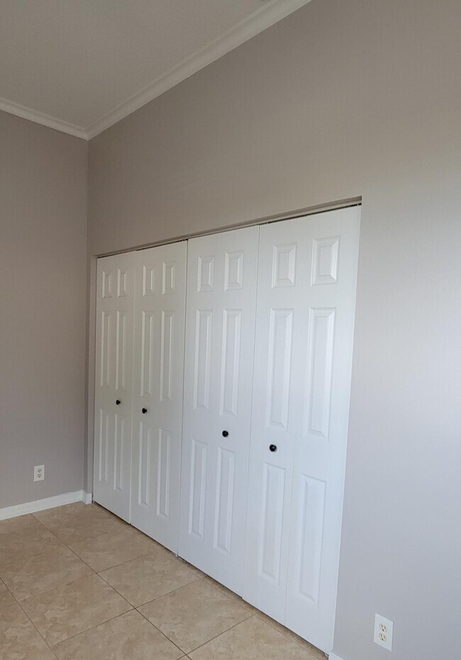 Building Photo - 8625 Plum Cay