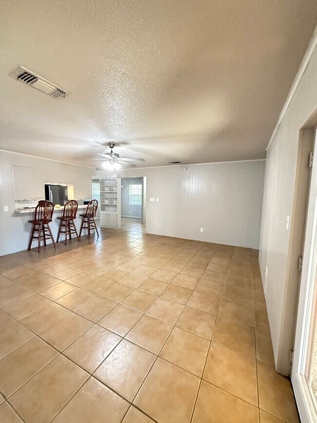 Building Photo - Classic Celina Charm with Vintage Comfort - Spacious 3-Bedroom Home with Large Yard and Covered P...