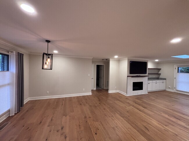 Building Photo - 65 Pinyon Cir