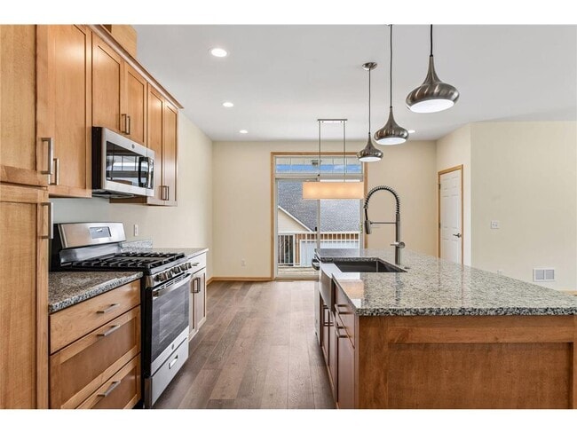 Building Photo - 2121 Village Trail