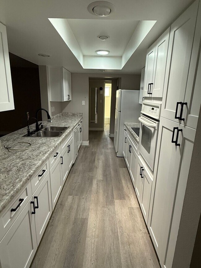 Building Photo - Remodeled 3 Bedroom Home Tempe