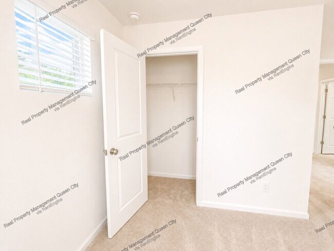 Building Photo - 3105 Lilac Grove Dr