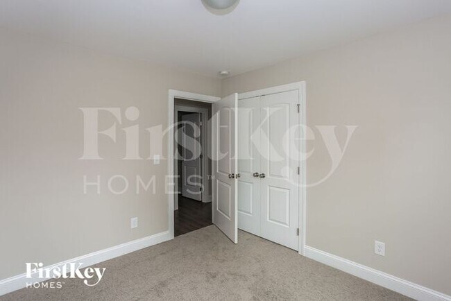 Building Photo - 2061 Samantha Dr