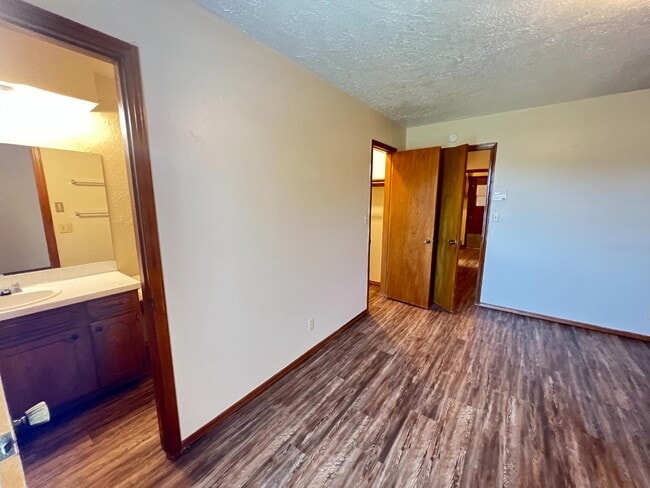 Building Photo - 104 Crawford Ct