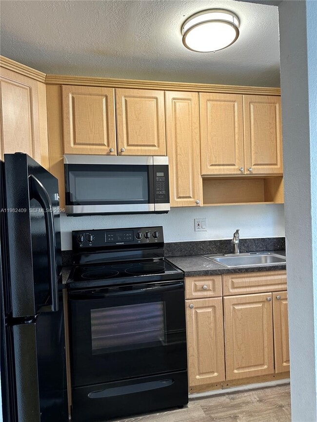 Building Photo - 1400 NE 56th St