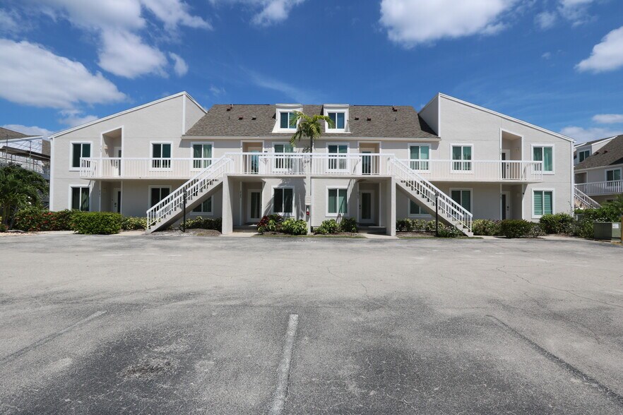 Building Photo - 2207 San Marco Rd