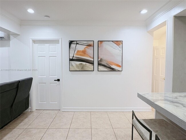 Building Photo - 1726 Thomas St