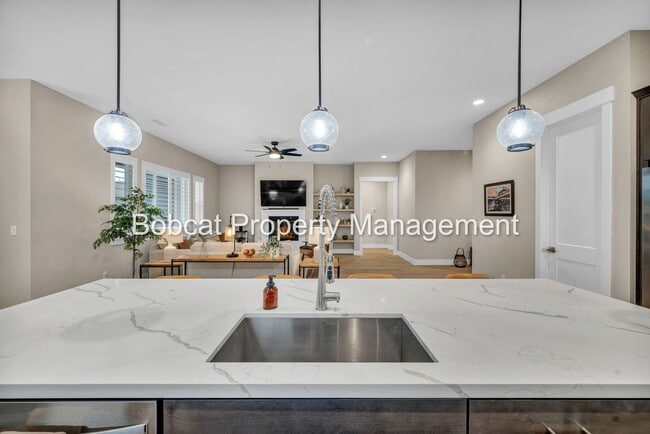 Building Photo - 698 Sage Grouse Lp