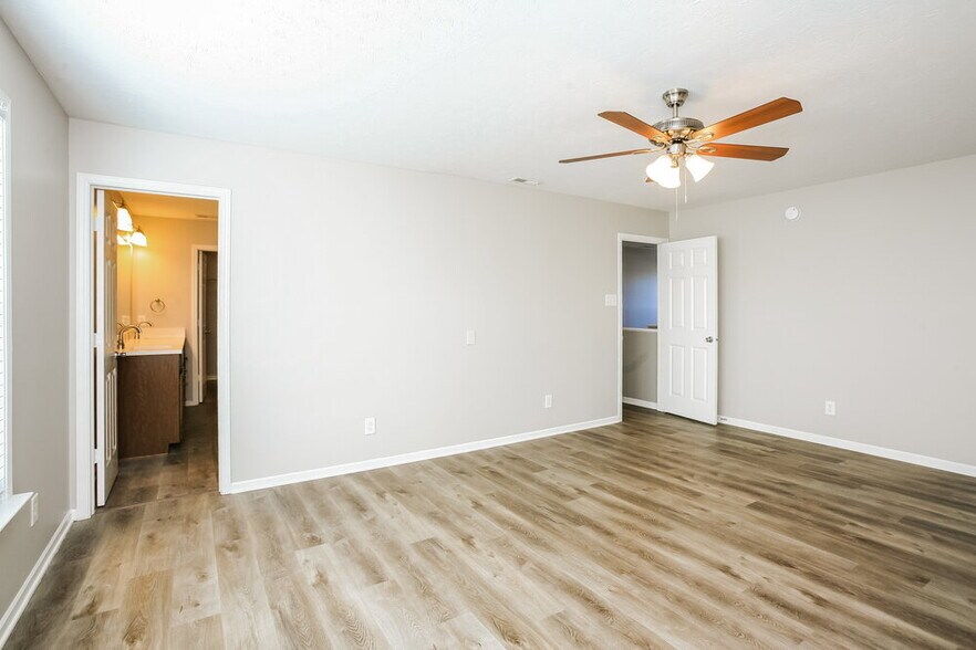 Building Photo - 1445 Bluestem Dr