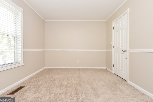 Building Photo - 208 Wildwood Dr