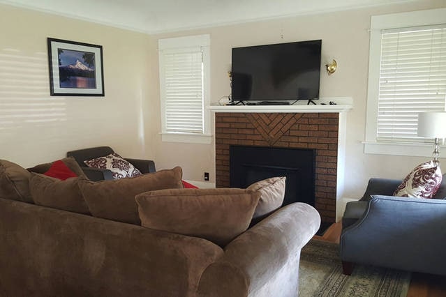 Building Photo - 6916 SE 17th Ave