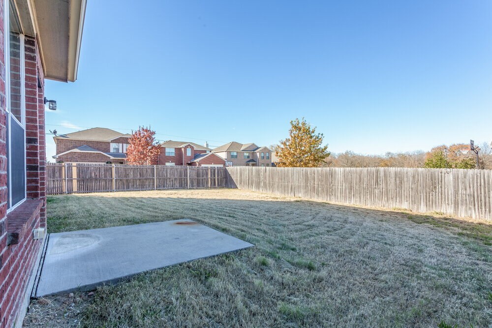 Building Photo - 609 Cove Ct