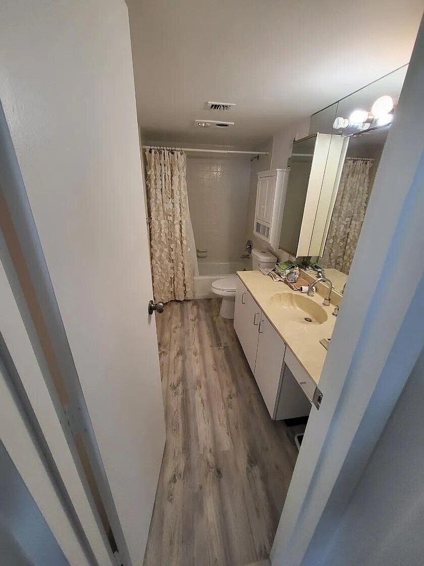 Building Photo - 5440 N Ocean Dr