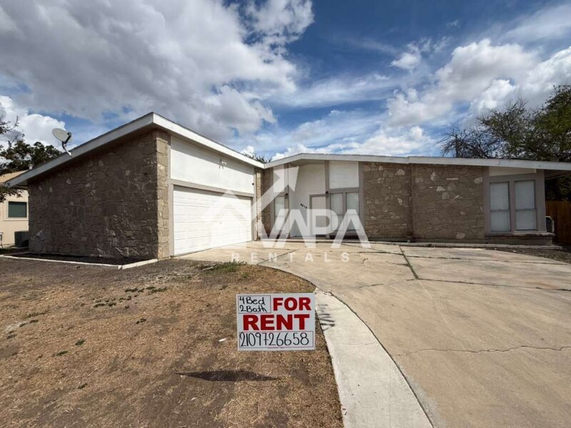 Building Photo - 5512 Grand Lake Dr