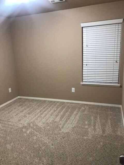 Building Photo - Super Cute Home in SW Bentonville!