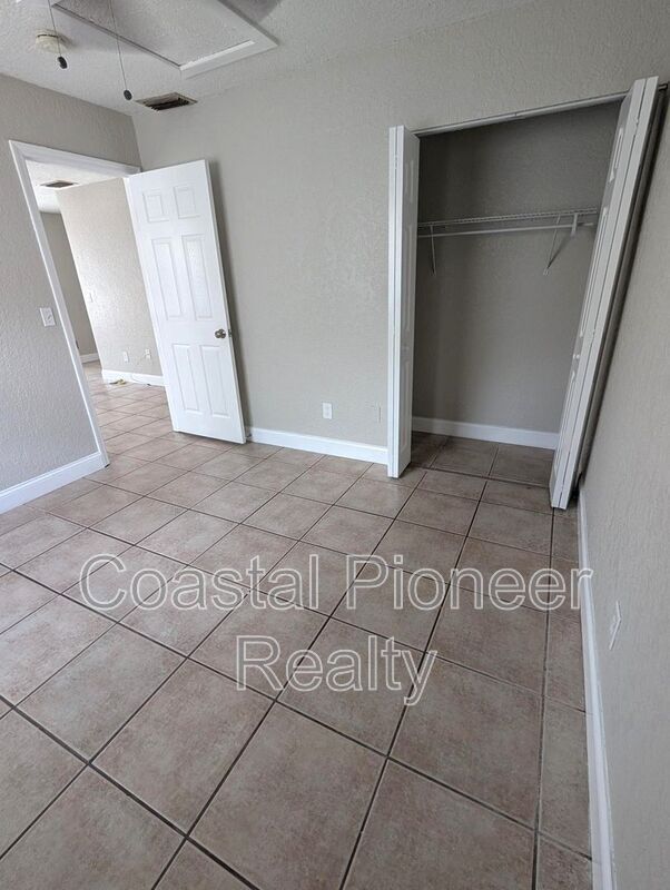 Building Photo - 5828 3rd St E