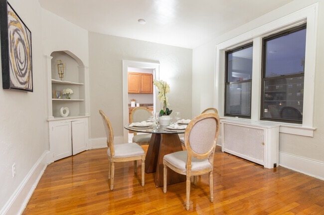 Building Photo - Randolph Manor Apartments