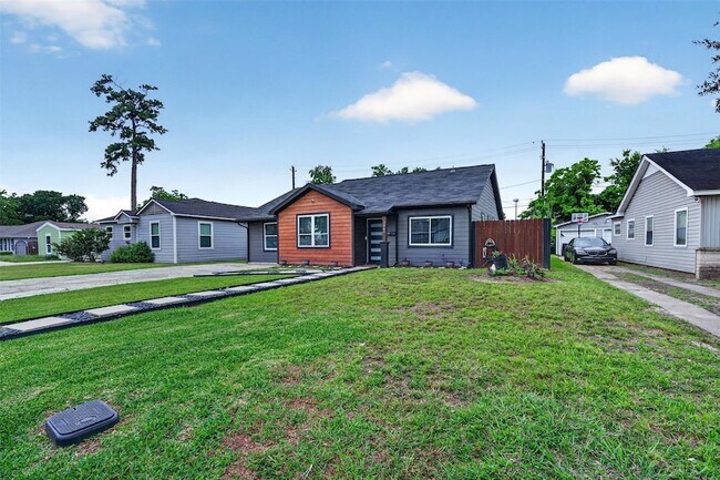 Building Photo - 3863 Arbor St