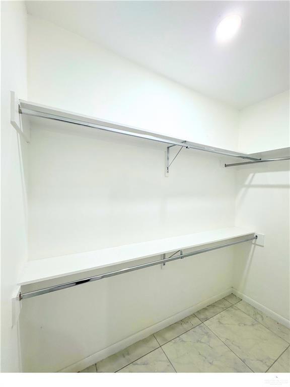 Building Photo - 13 W Woodson Dr