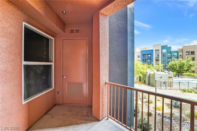 Building Photo - 38 E Serene Ave