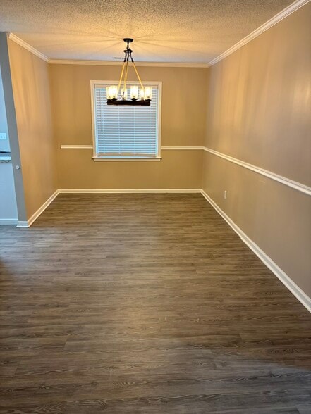 Building Photo - 548 Kenton Dr