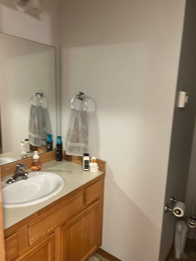 Building Photo - 232 Poplar St