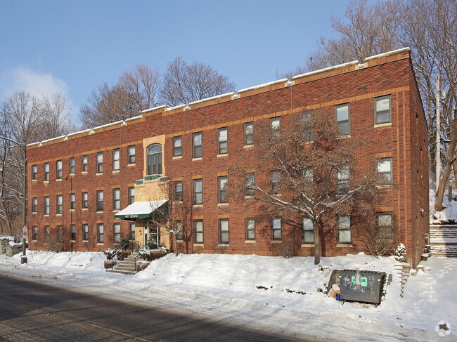 Building Photo - 487 Grand Ave