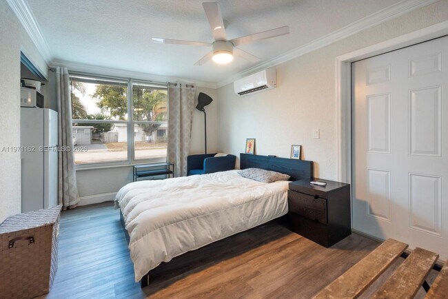 Building Photo - 5224 NE 1st Ave.