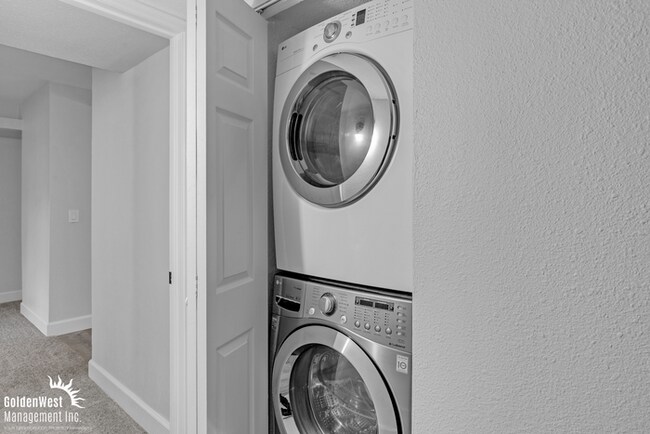 Building Photo - Updated and Spacious 2Bdm 2Ba Home in Prime North Phoenix Location!