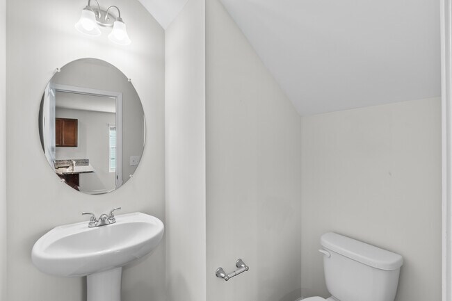 Building Photo - 424 Keeble Dr