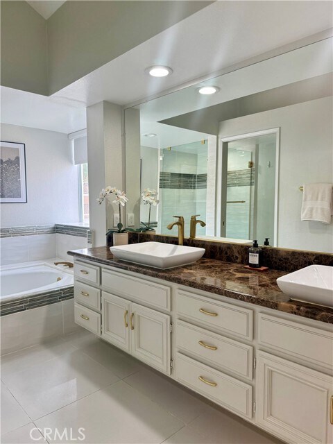 Building Photo - 24725 Cll Serranona