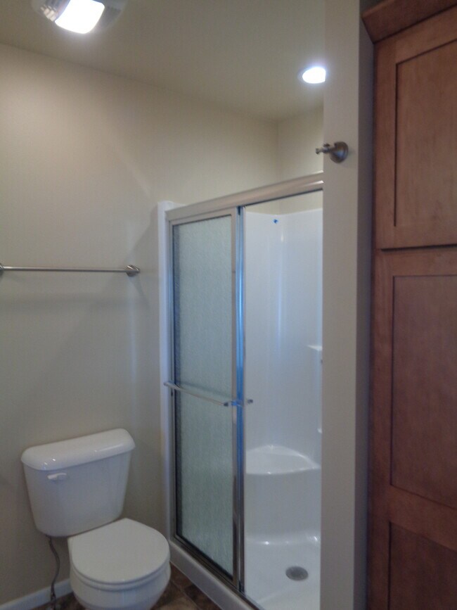 Building Photo - Newer Construction 3 Bedroom House with 3 ...