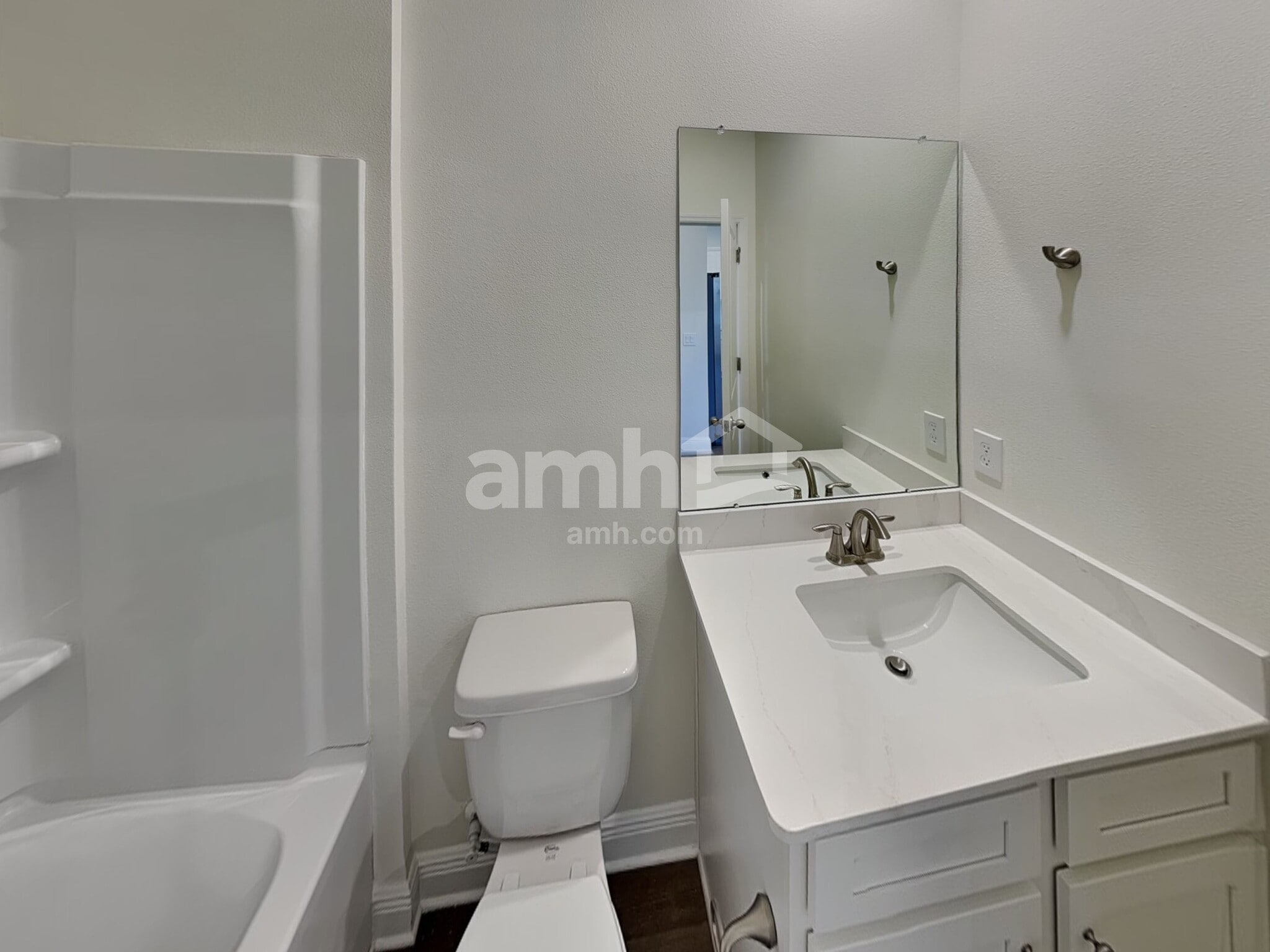 Building Photo - 5970 Sycamore Pl St